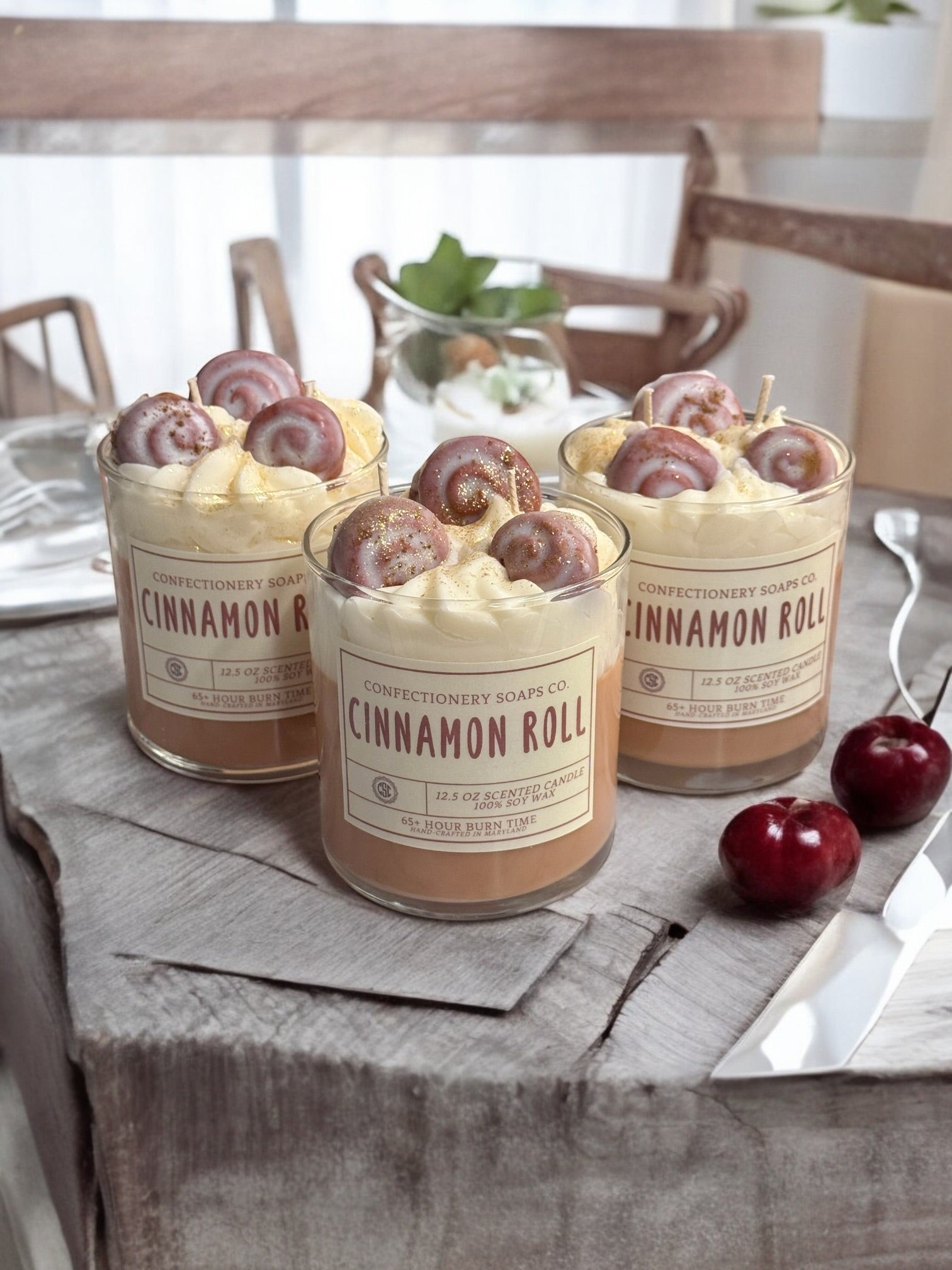 Cinnamon Roll Limited Edition Glass Speciality Candle